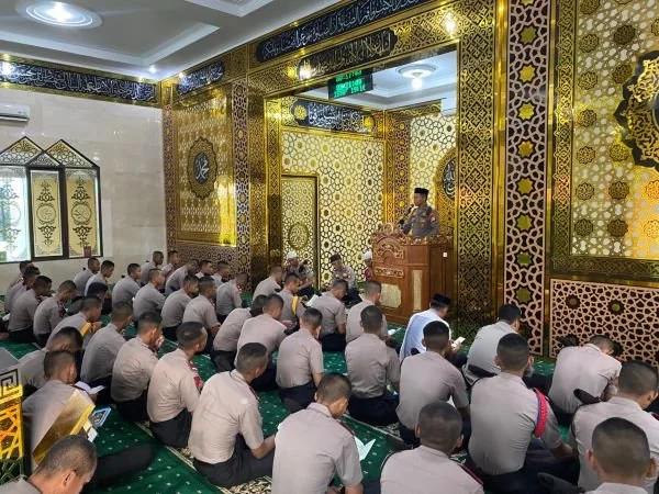 Personel Polres Bulukumba dan Siswa Latja SPN Batua Makassar Gelar Binrohtal. (Dok: Ist)