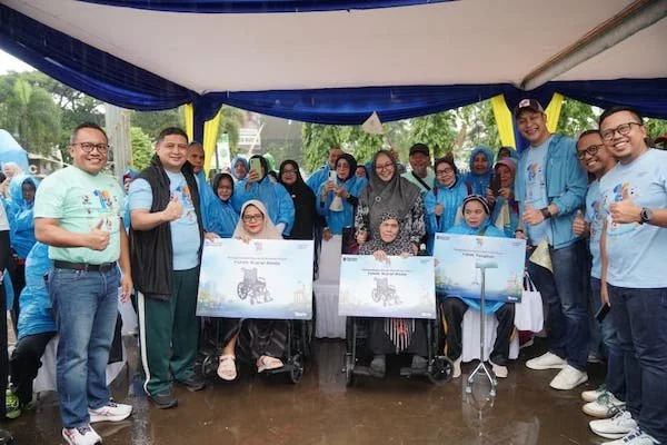 Suasana Penyaluran Bantuan CSR Kursi Roda dan Tongkat di HUT Mandiri Taspen (Dok: Ist)