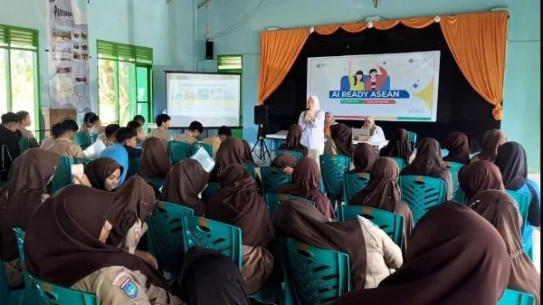 Mafindo Sulbar saat mengedukasi 100 siswa di MAN 1 Majene tentang penggunaan AI (Dok : Ist).