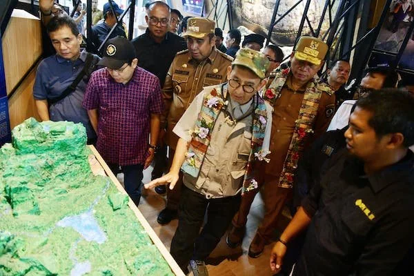 Menteri Kebudayaan, Fadli Zon dan Pj Gubernur Sulsel, Prof Fadjry Djufry di Maros (Dok: Ist)