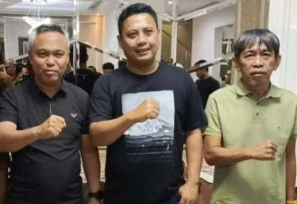 Bacalon Bupati Lutim, Budiman Hakim (kiri), Ketua DPD Gerindra Sulsel, Andi Iwan Darmawan Aras dan kader PDIP Lutim, Mahading di Makassar (Dok : ist).