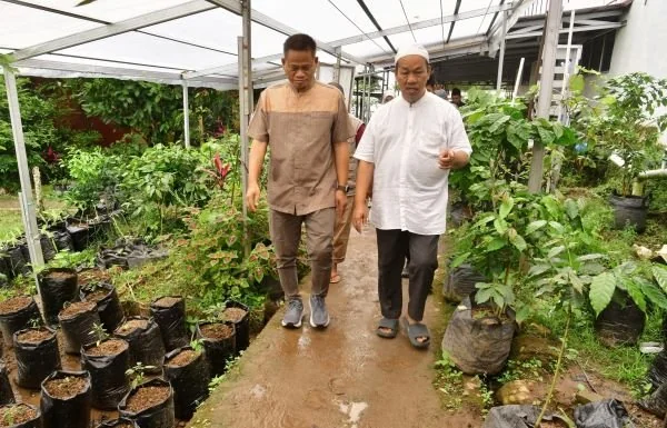 Pj Gubernur Sulsel, Prof Fadjry Djufry di Barru (Dok: Ist).