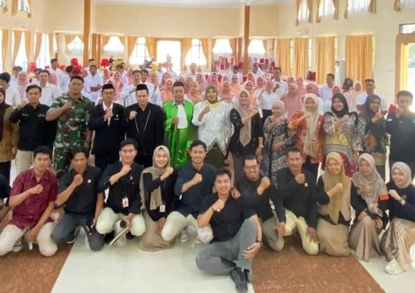 Bawaslu Bantaeng saat lakukan pelantikan Petugas TPS se-Kecamatan Uluere, Sinoa, Gantarangkeke, dan Pajukukang (Dok : Ist).