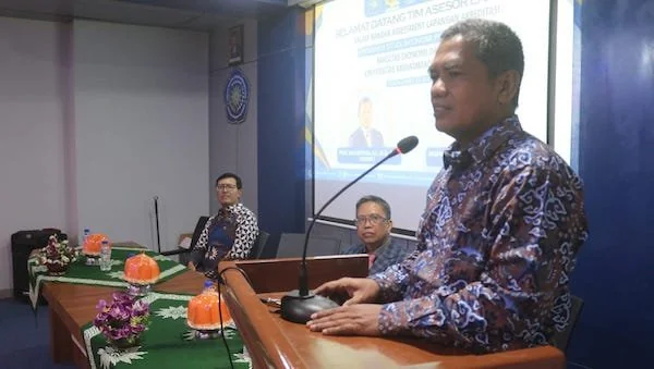 Tim Asesor LAMEMBA 
Prof Jaka Sriyana PhD dan Andryan Setyadharma Ph.D saat melakukan asesmen lapangan beberap waktu lalu.