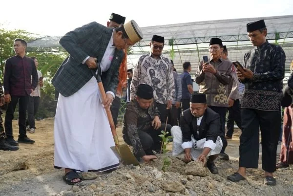 enteri Agama Nasaruddin Umar meresmikan Kampung Keren (Kemandirian Pesantren) di Pondok Pesantren Al-Ikhlas Ujung, Kabupaten Bone. (Dok: Ist)