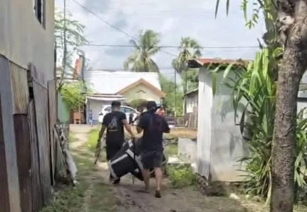 Tim Pegasus Resmob Polres Jeneponto saarvmenggerebek lokasi perjudian sabung ayam di Lingkungan Ujung loe, Kelurahan Biringkassi, Kecamatan Binamu (Dok : Ist).