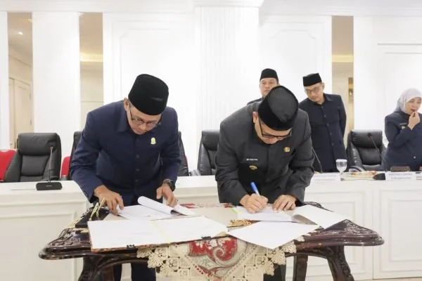 Penandatanganan APBD-P 2025 Kota Makassar, (Dok: Ist).