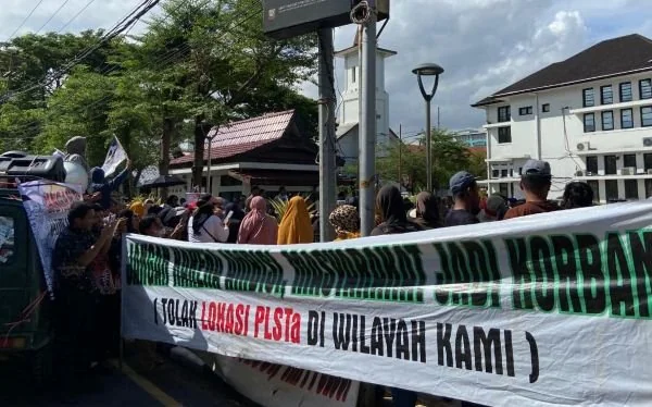Massa Aksi Tolak PSEL di Balaikota Makassar (Dok: KabarMakassar).