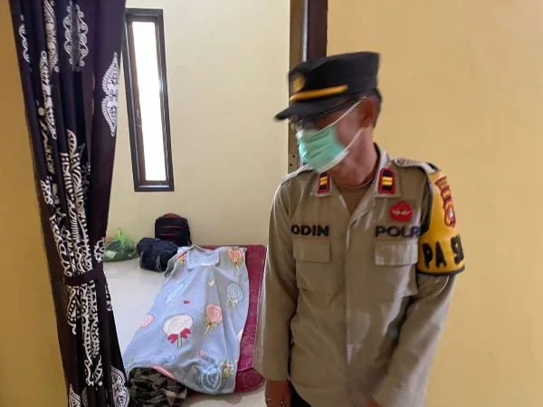 Seorang pria yang ditemukan tak bernyawa di kamar di kecamatan Pamboang (Dok : ist).