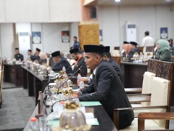 Anggota DPRD Kota Makassar, Adi Akbar, saat Menyampaikan Instruksi saat Rapat Paripurna, (Dok: Sinta KabarMakassar).