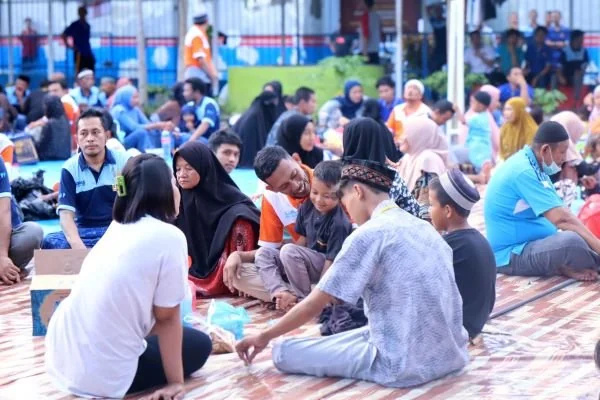 Suasana penuh haru dan ceria menyelimuti Lapas Kelas IIA Bulukumba saat acara buka puasa bersama antara Warga Binaan dan keluarga, Sabtu (30/3).