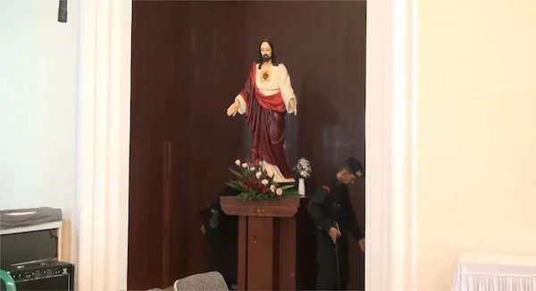 sterilisasi Brimob Polda Sulsel di salah satu gereja (Dok:Ist)