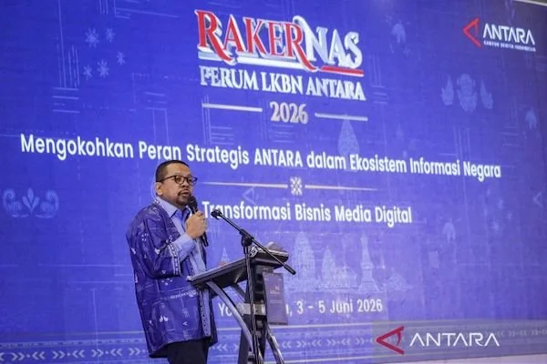 Kepala Bakom Muhammad Qodari menyampaikan arahan saat acara Rapat Kerja Nasional (Rakernas) 2026 PERUM LKBN ANTARA, di Yogyakarta yang berlangsung Rabu-Jumat (3-5/6/2026). ANTARA/Rahid Putra Laksana