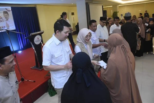 Suasana DPC Partai Gerindra Kota Makassar saat Mengelar Buka Puasa Bersama dan Berbagi dengan Anak Yatim, (Dok: Ist).