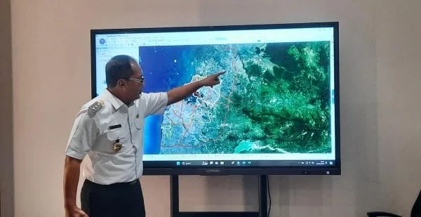 Wali Kota Makassar Moh Ramdhan Pomanto saat paparkan rute Metro Kapsul di Kantor Balai Kota Makassar, Rabu (13/3).