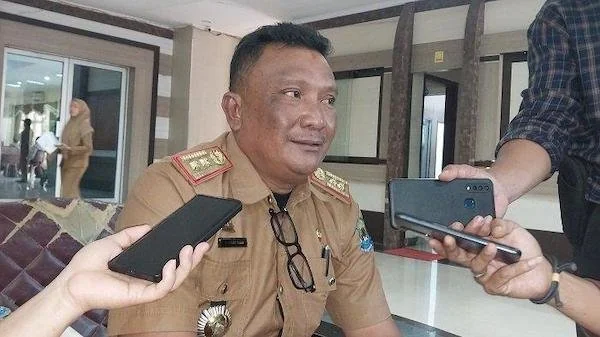 Kepala Disdikbud Kabupaten Jeneponto, Uskar Baso saat dikonfirmasi awak media. (Foto/ ullah).