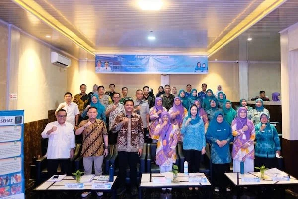 M. Fathul Fauzy Nurdin, beserta Ketua TP. PKK, Gunya Paramasukhaputri, Ketua GOW Bantaeng, Hj. Rahma Arsyad, dan Kepala Dinkes dr. Andi Ihsan, hadir langsung di studio untuk memberikan dukungan saat UPT Puskesmas Kota Bantaeng ikuti ajang Indonesia Health