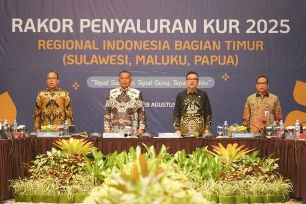 Sekda Jufri Rahman menghadiri Rapat Koordinasi Penyaluran KUR 2025 Regional Indonesia Timur (Dok : Ist).