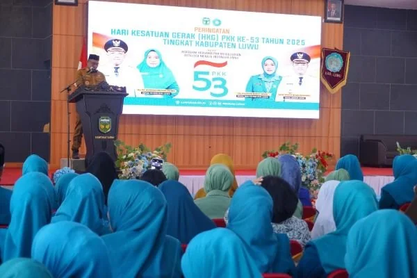 Bupati Luwu Patahudding saat menghadiri peringatan HKG PKK Kabupaten Luwu (Dok : Ist).