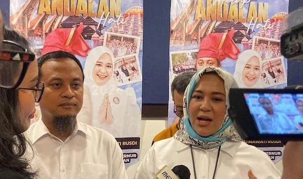 Pasangan Calon Gubernur dan Wakil Gubernur Sulawesi Selatan nomor urut 02 Andi Sudirman Sulaiman dan Fatmawati Rusdi di Hotel Claro  (Dok: Nofi KabarMakassar)