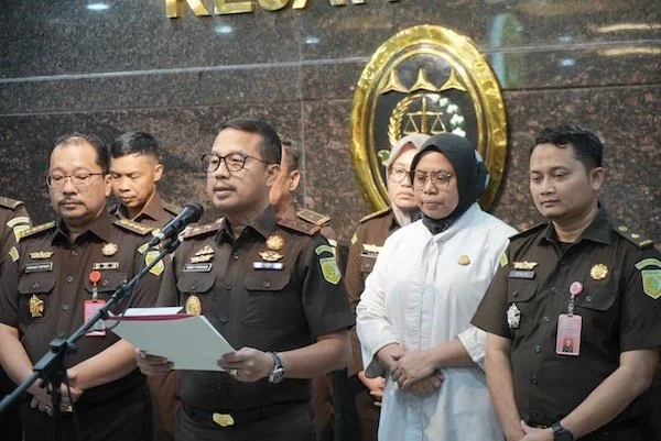 Konferensi pers Kejati Sulsel terkait penetapan dan penahanan tersangka kasus korupsi bibit nanas (dok. Ist)