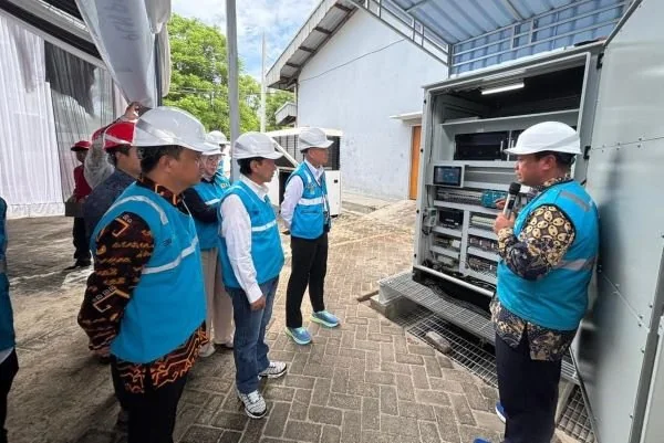 Peresmian implementasi sistem oleh PLN Pusat Penelitian dan Pengembangan (Puslitbang) bersama PLN UID Jawa Timur, PLN Nusantara Power (PLN NP), serta pengelola PLTD Gili Ketapang, bekerja sama dengan Kedutaan Besar Kerajaan Belanda di Indonesia dan Energy