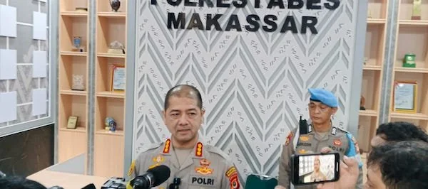Kapolres Makassar Kombespol Arya Perdana memberikan keterangan