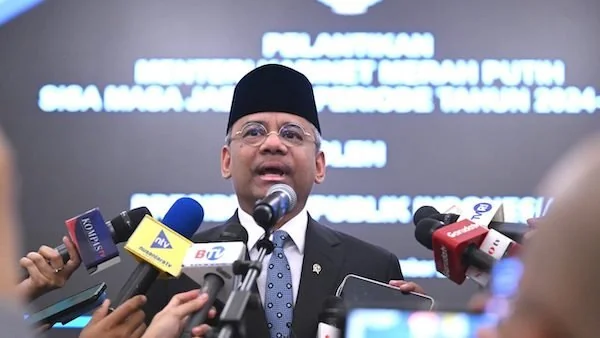 Suahasil Nazara memberikan keterangannya seusai dilantik Presiden Prabowo Subianto sebagai Menteri Keuangan Kabinet Merah Putih dalam sisa masa jabatan periode tahun 2024-2029 (Dok: Ist).