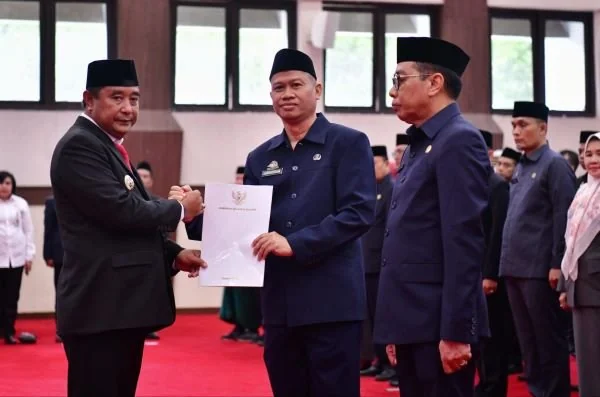 j Gubernur Sulsel, Bahtiar Baharuddin lantik ASN lingkup Pemprov Sulsel, Rabu, (24/4).