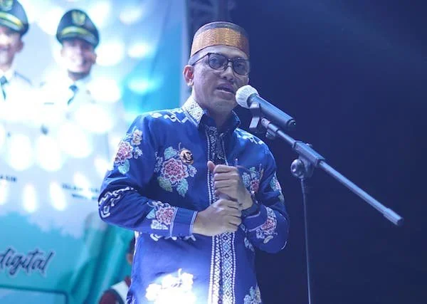Bupati Jeneponto, H. Paris Yasir saat membuka Penyelenggaran Expo UMKM 2025
