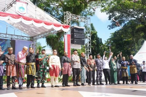 Kick Off Rangkaian Kegiatan HUT ke 20 Provinsi Sulawesi Barat sekaligus Launching Logo di Kantor Gubernur Sulbar  (Dok : Ist).
