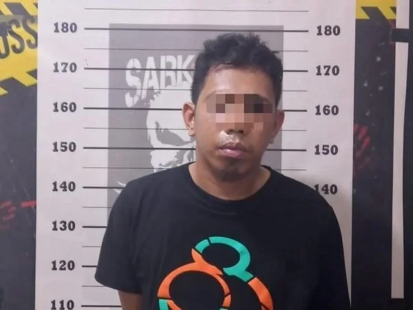 pelaku pengedar sabu via Online saat ditangkap Tim Sat Resnarkoba Polres Bantaeng (Dok: Ist).