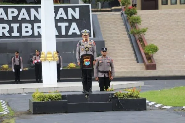 Dirlantas Polda Sulbar saat memimpin upacara HKN di Mapolda Sulbar (Dok : Ist).