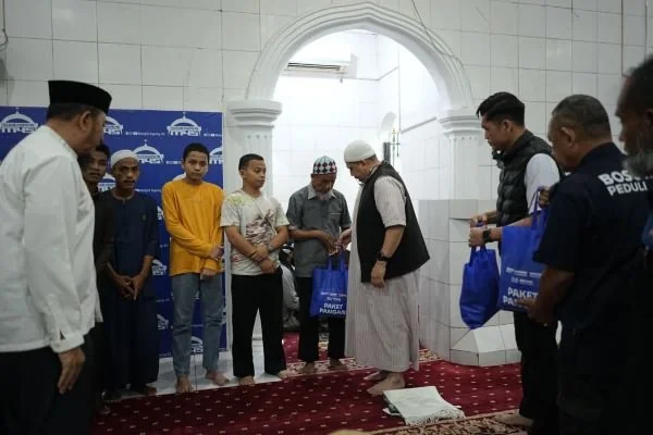 Wali Kota Makassar, Munafri Arifuddin usai Tarawih Perdana di Mesjid Agung 45 Makassar (Dok: Ist).