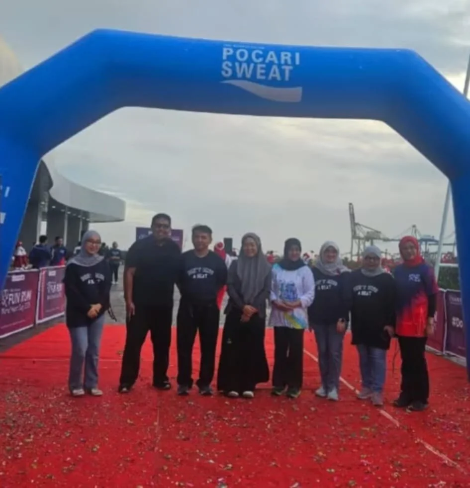 Kepala Dinas Kesehatan Kota Makassar, dr. Nursaidah Sirajuddin mewakili Wali Kota Makassar hadir dan melepas secara resmi peserta “5K World Heart Day Run”. (Foto:ist)