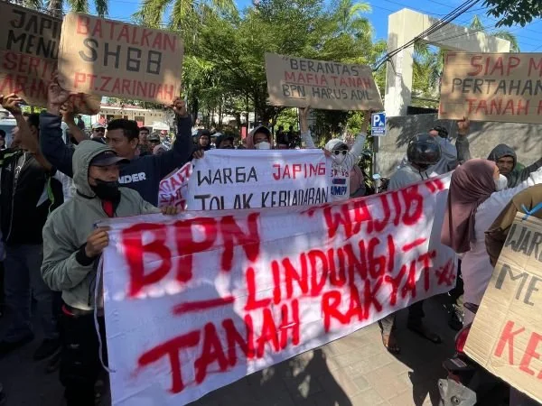Warga Japing menggelar unjuk rasa di depan kantor BPN Gowa (Dok : Ist).