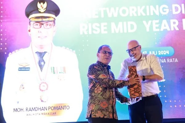 Wali Kota Makassar, Danny Pomanto, dalam acara Simposium Pemkot Makassar dan Dinner Bersama Monash University of Australia di Tokka Tena Rata (Dok : ist).