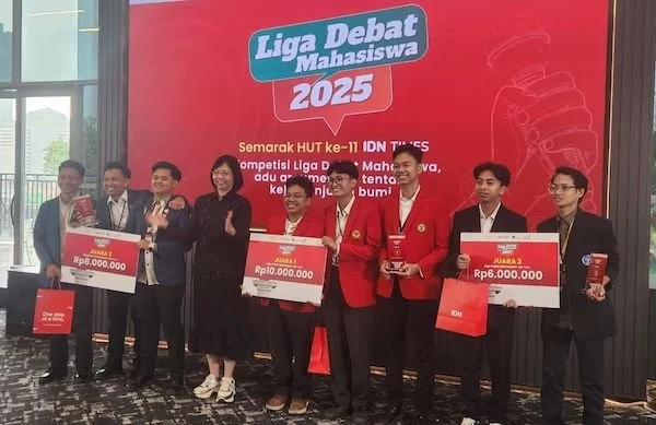 Unhas juara liga debat mahasiswa 2025 pada HUT ke-11 IDN Times. Dok. Ist