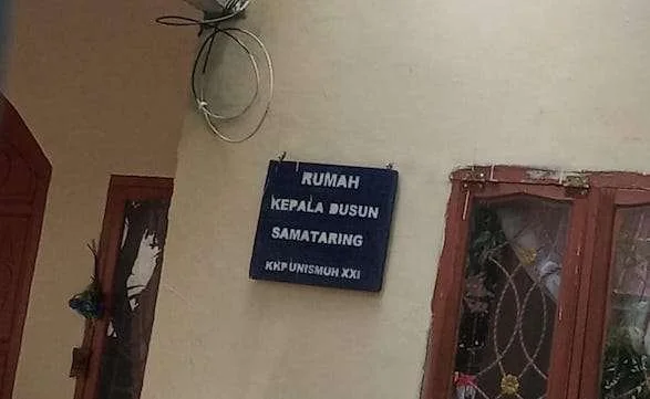 Plakat atau papan bicara di salah satu rumah kepala dusun di Desa Kaluku, Kec. Batang, KabupatenJeneponto.