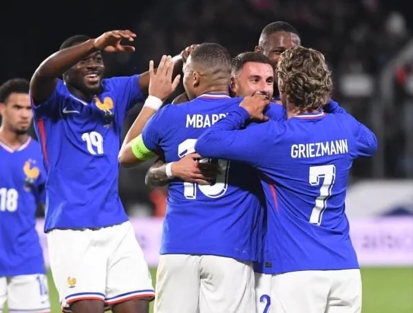 Kylian Mbappe, Antoine Griezmann dan Jonathan Clauss (Dok : INT).