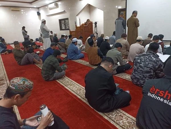 Suasana jemaah I'tikaf di Masjid Wihdatul Ummah (dok. Syamsi/KabarMakassar)
