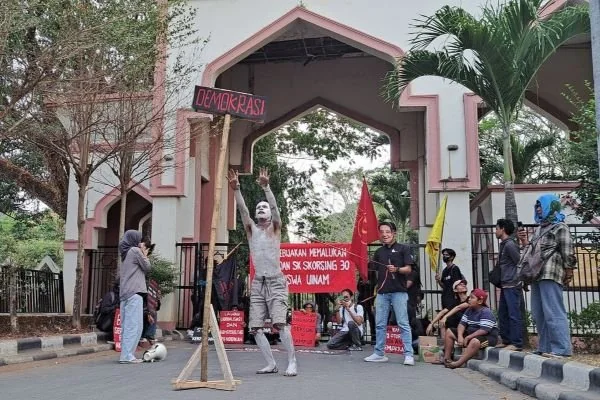 Aksi demonstrasi mahasiswa di UIN Alauddin Makassar (Dok : Ist).