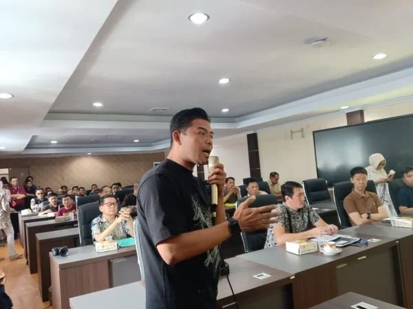 Perwakilan Xsodus Bar dan Cafe, Hilman saat RDP (Dok: Sinta KabarMakassar).