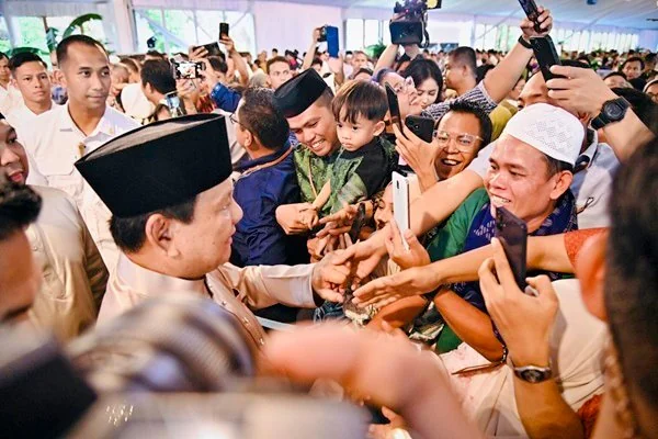 Presiden Prabowo Subianto saat bertemu masyarakat di Istana Negara (Dok : Int).
