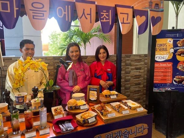 Harper Perintis Makassar menampilkan sajian autentik Korean Streetfood (Dok: Nofi KabarMakassar)