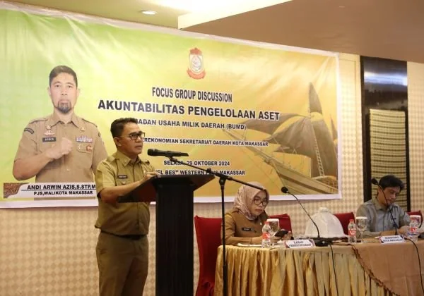 Pj Sekda Makassar dalam FGD Akuntabilitas Pengelolaan Aset BUMD, Tekankan Transparansi dan Inovasi, di Hotel Bes Western (Dok : Ist).