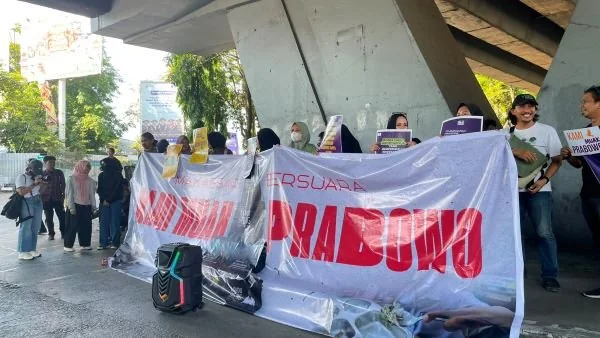 Aksi Solidaritas Jurnalis dan OMS di Makassar. (Dok: Ist)
