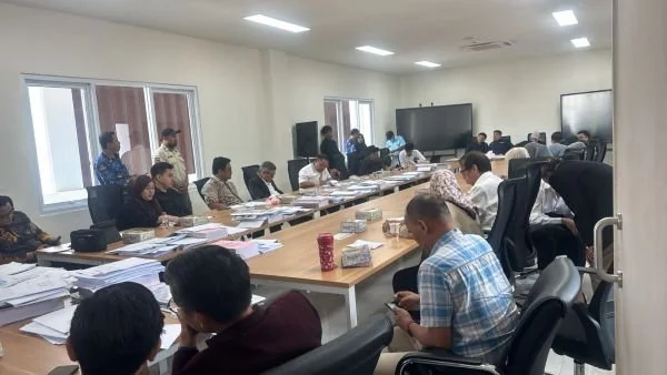 Suasana RDP DPRD kota Makassar Kasus Bayi meninggal di RSIA Paramount (Dok: KabaMakassar)