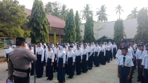Pembinaan Polsek Bontomatene Kepada Pelajar SMPN 2 Batangmata, (Dok: Ist).