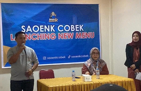 launching menu baru Saoenk Cobek di Makassar (Dok: Atri KabarMakassar)